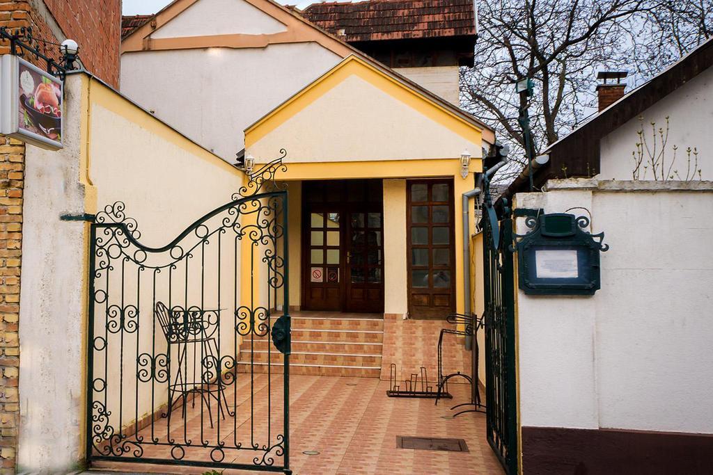 Hotel Ugostiteljski Objekat Karibo Sombor Exterior foto